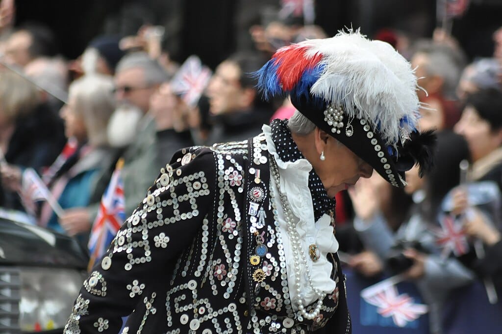 Gyöngyházkirályok és királynők Londonban, avagy a Pearly Kings and Queens
