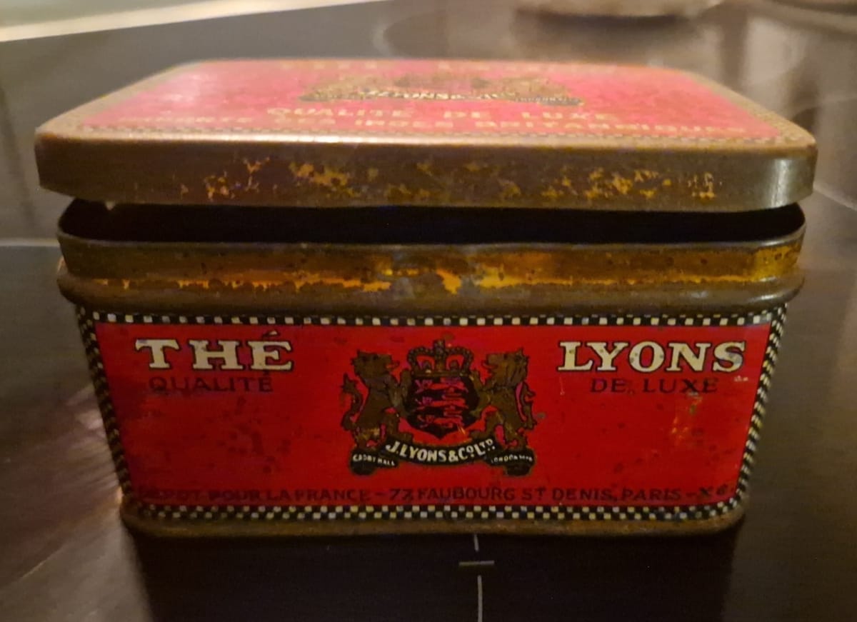 Londoni kincseim: a J. Lyons & Co. cég teásdoboza