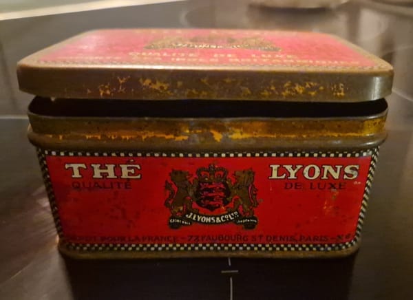 Londoni kincseim: a J. Lyons & Co. cég teásdoboza