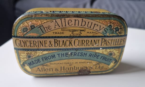 Londoni kincseim: Allen & Hanburys pasztillás doboz